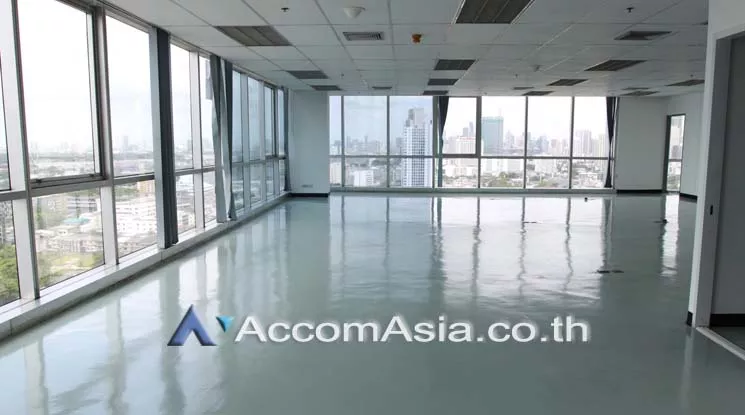 unit Office space For Rent in Sukhumvit, Bangkok  near BTS Ekkamai (AA16504)